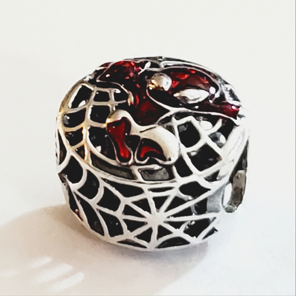 Authentic NEW Pandora Marvel Spider-Man Soaring City Charm S925ALE - Picture 3 of 10